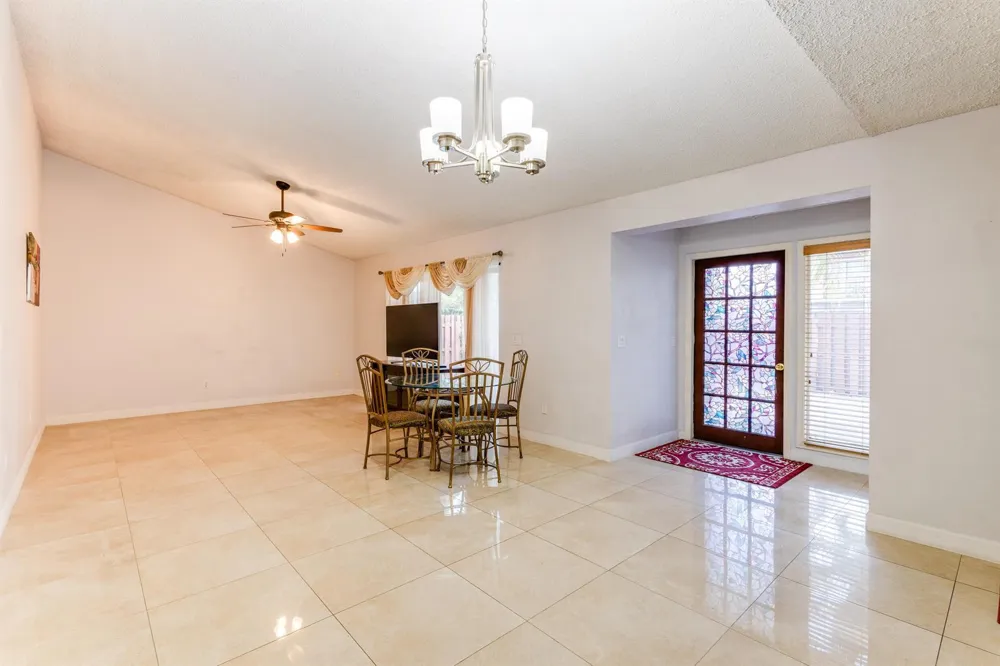 4245 S Landar Drive #4245 Lake Worth, FL 33463