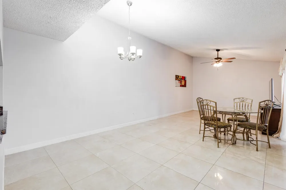 4245 S Landar Drive #4245 Lake Worth, FL 33463
