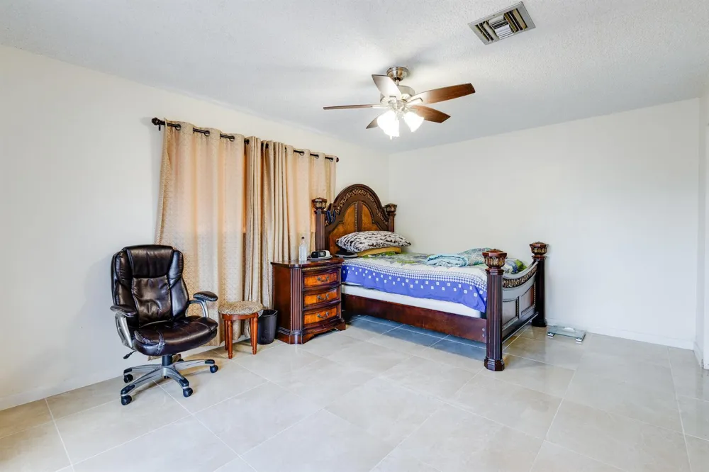 4245 S Landar Drive #4245 Lake Worth, FL 33463