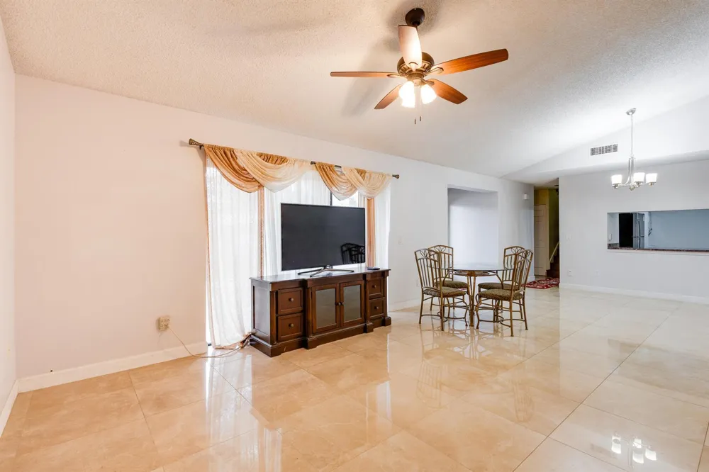 4245 S Landar Drive #4245 Lake Worth, FL 33463