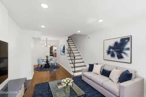 8 Van Nostrand Avenue