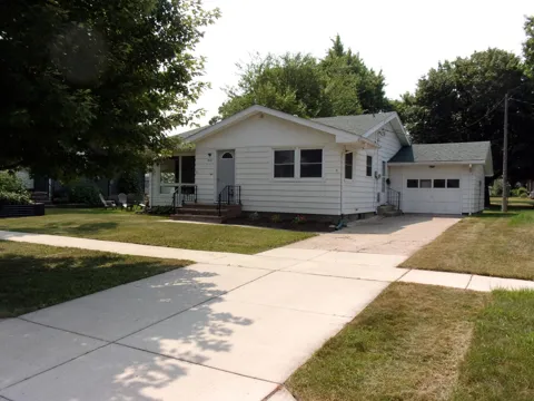 218 E 2nd Street