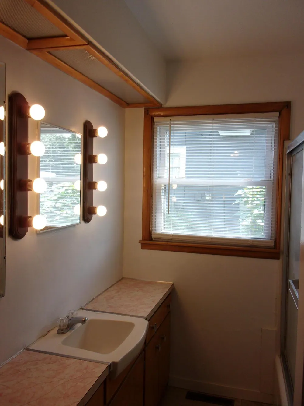 218 E 2nd Street Blue Earth, MN 56013
