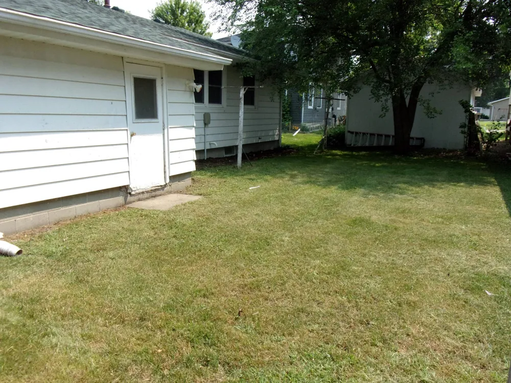 218 E 2nd Street Blue Earth, MN 56013
