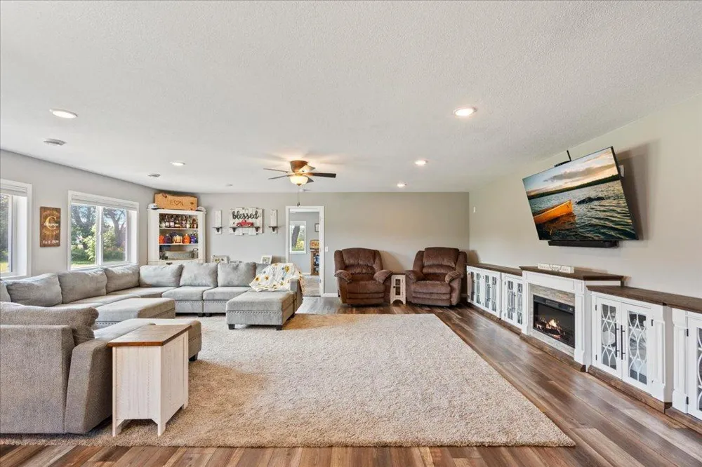 10505 Kinder Corners Brainerd, MN 56401