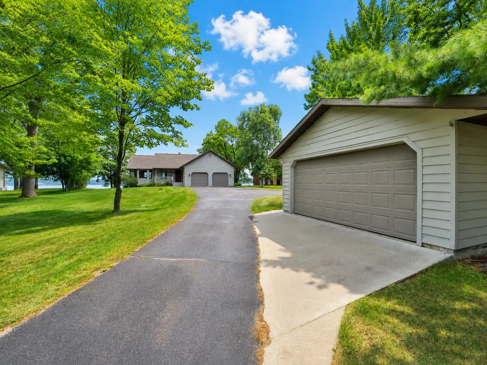 13541 Maplewood Drive Baxter, MN 56425