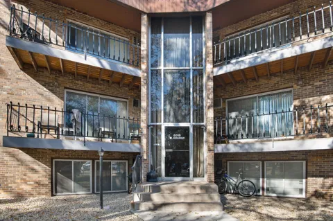 6015 W Broadway Avenue #304