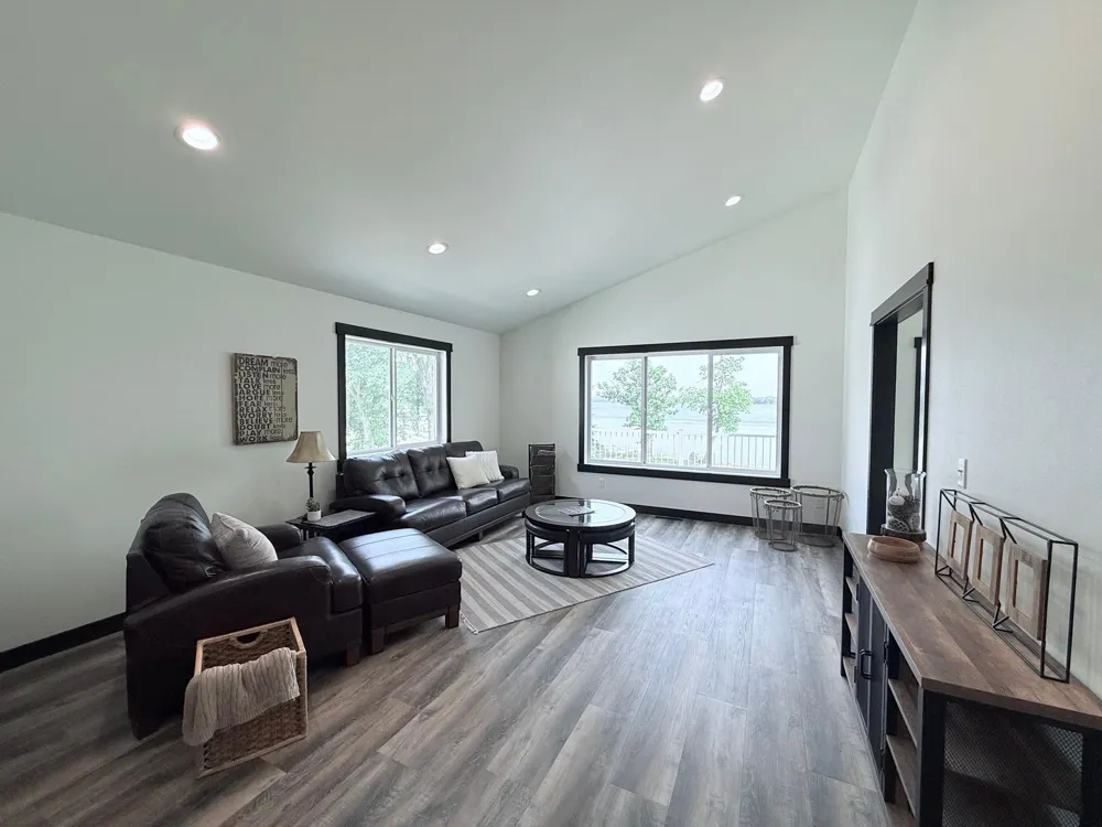 1084 W Lake Drive Detroit Lakes, MN 56501