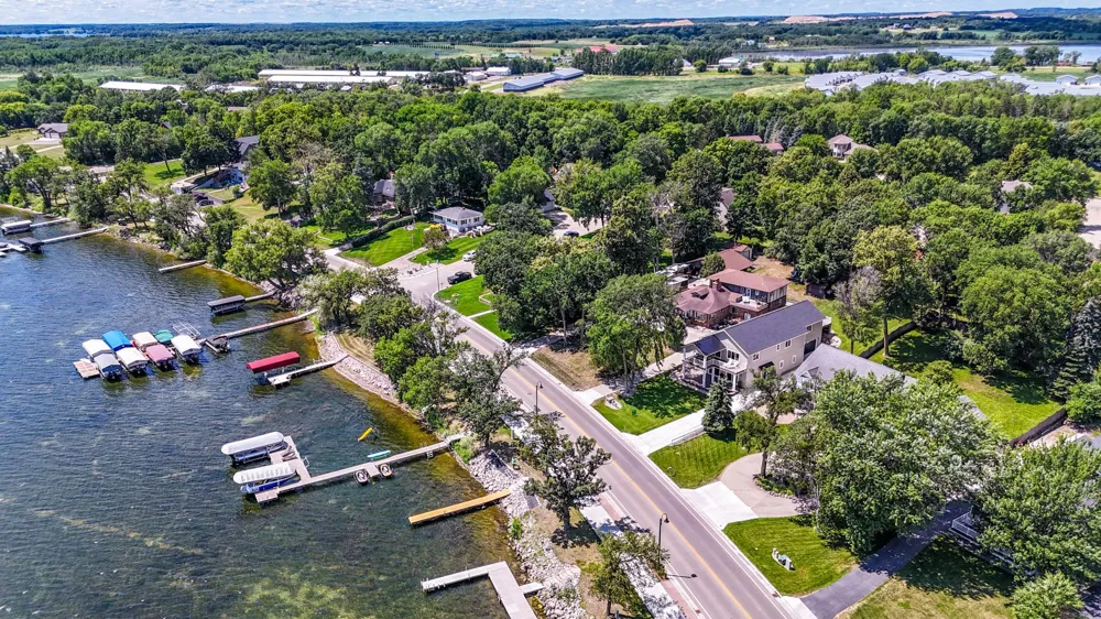 1084 W Lake Drive Detroit Lakes, MN 56501