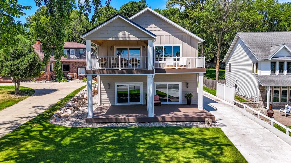 1084 W Lake Drive Detroit Lakes, MN 56501