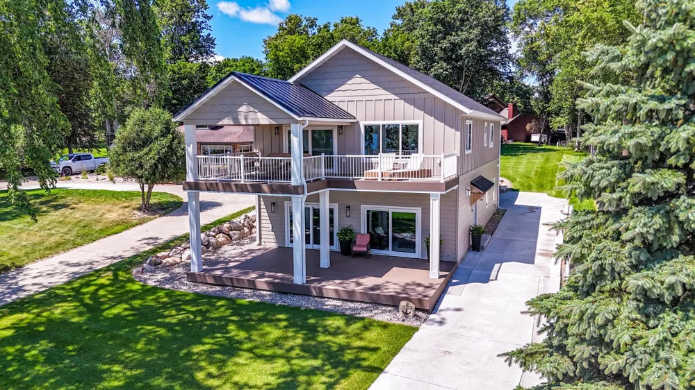1084 W Lake Drive Detroit Lakes, MN 56501