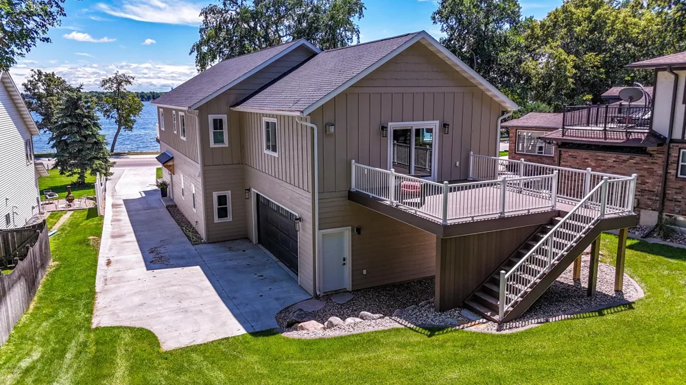 1084 W Lake Drive Detroit Lakes, MN 56501