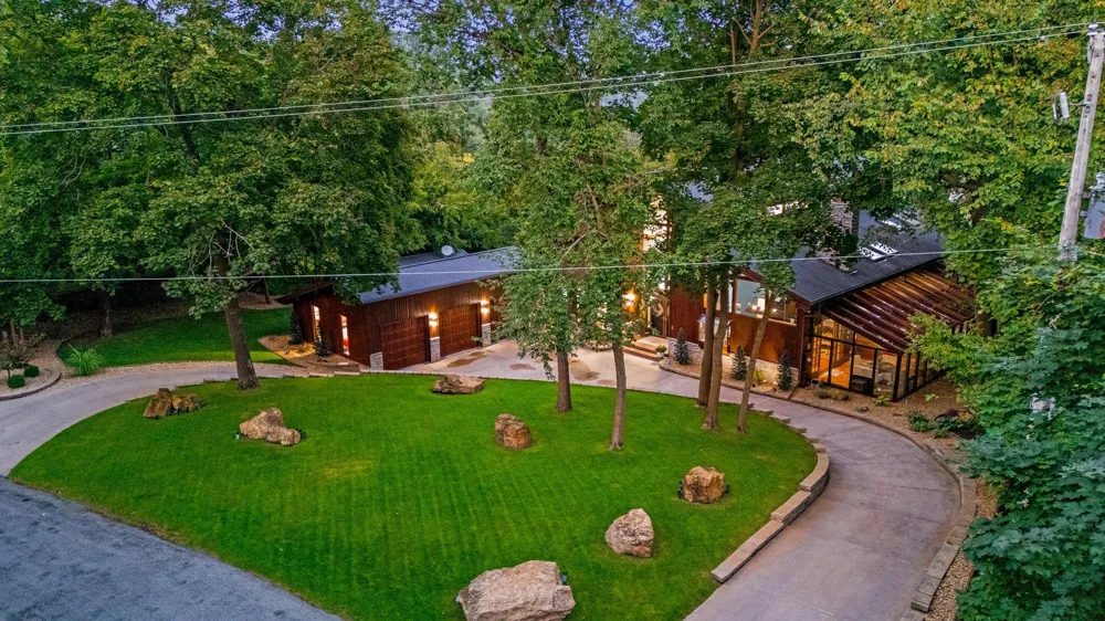 1555 Crescent Hills Drive La Crescent, MN 55947
