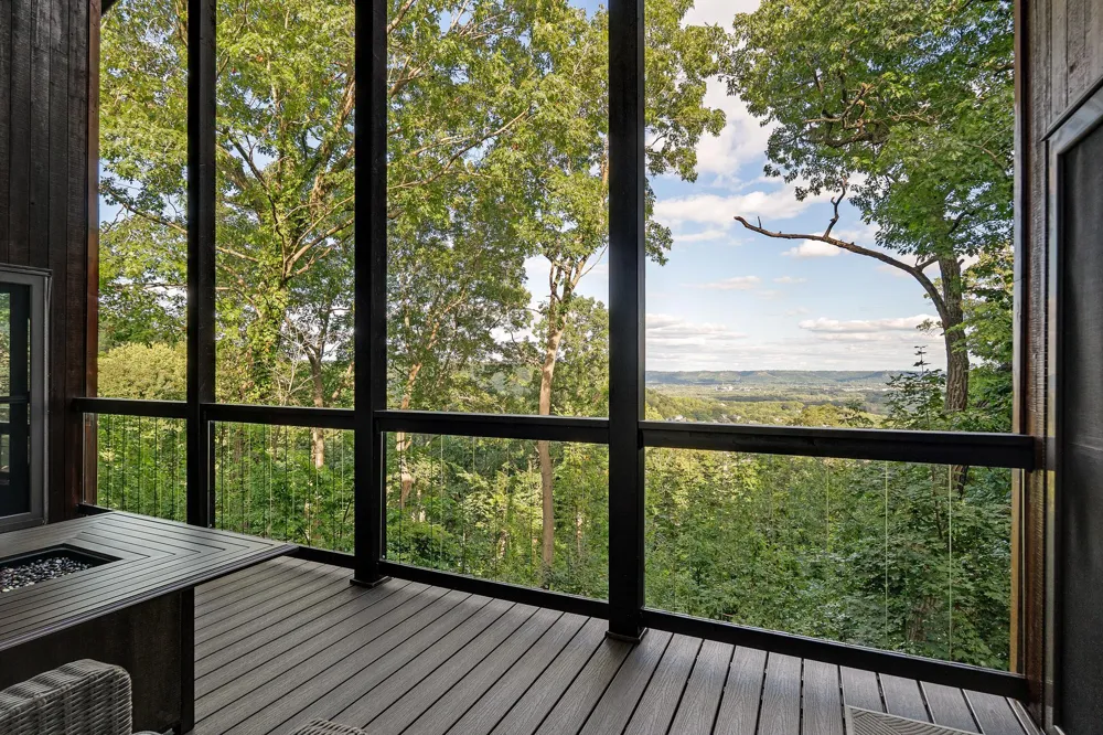 1555 Crescent Hills Drive La Crescent, MN 55947