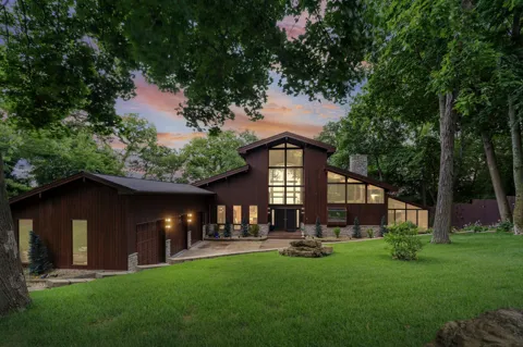 1555 Crescent Hills Drive