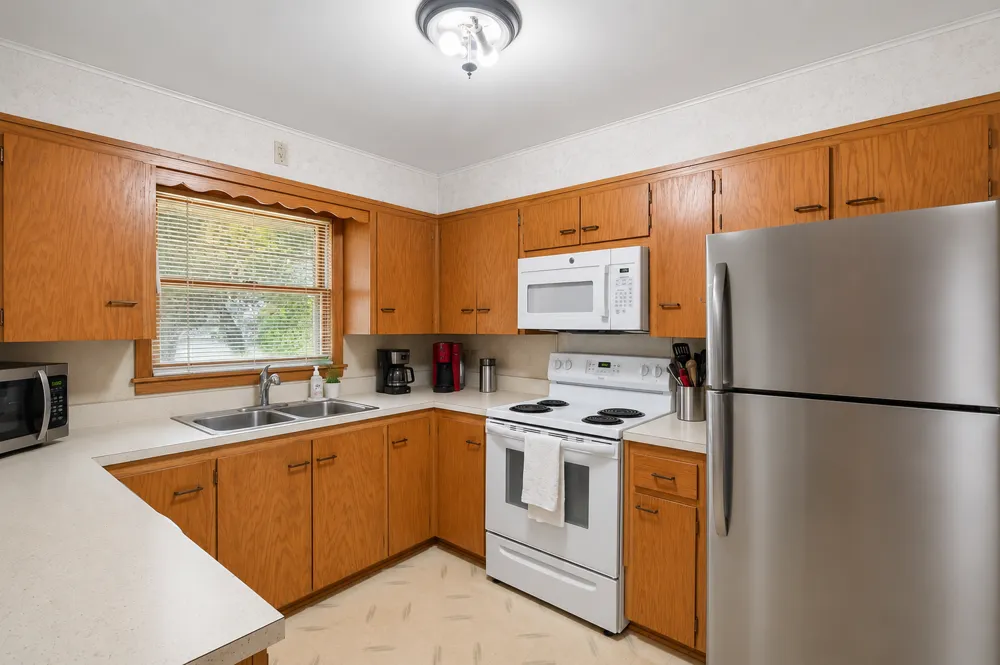 6516 Elm Street North Branch, MN 55056