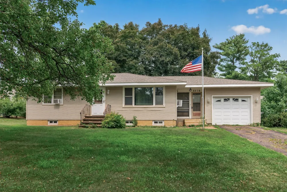 6516 Elm Street North Branch, MN 55056