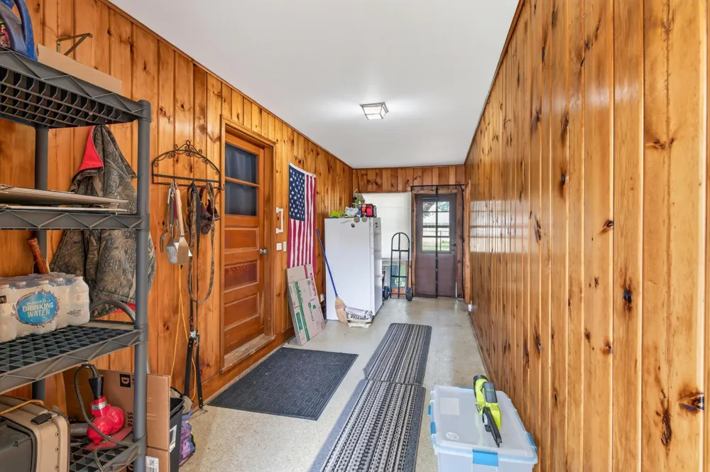 6516 Elm Street North Branch, MN 55056