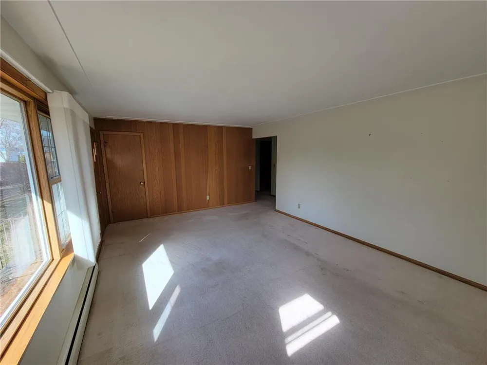 6516 Elm Street North Branch, MN 55056