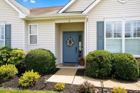 8 Bridle Way
