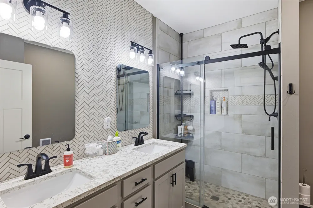 811 Wadsworth Loop Ronald, WA 98940