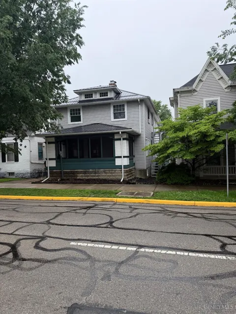 196 W Main Street