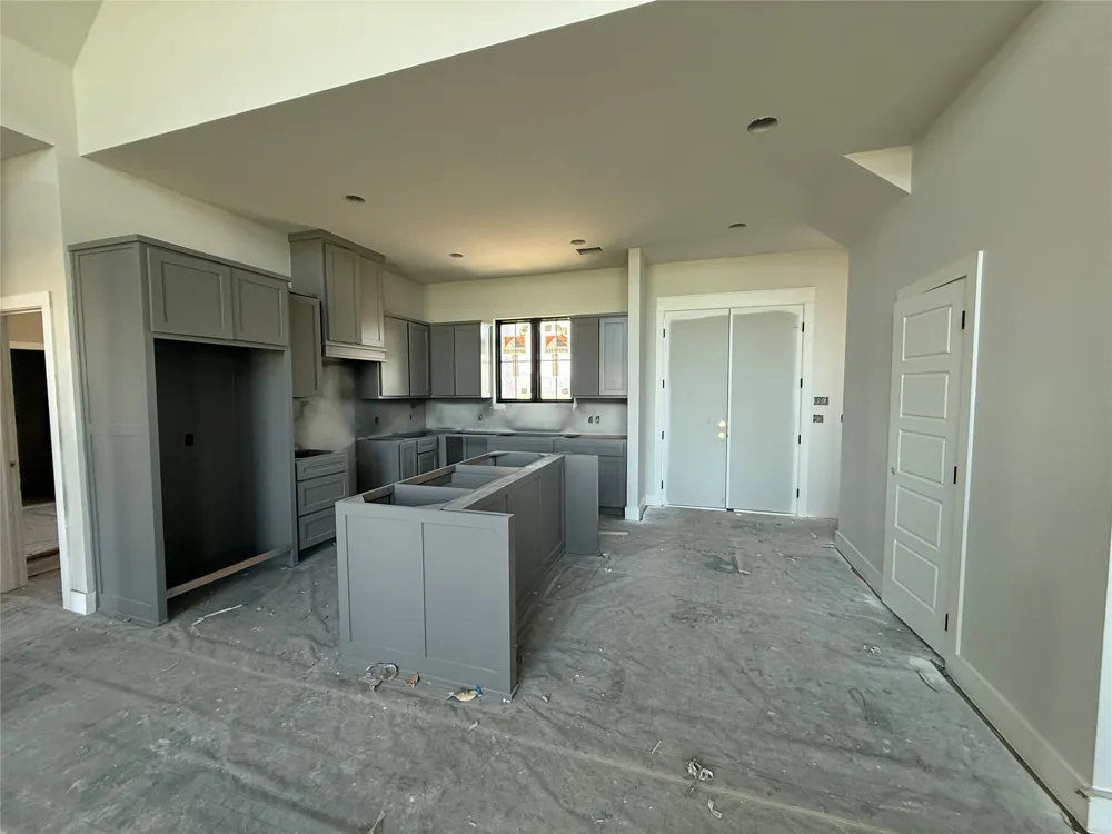 Monarch Court Poolville, TX 76487