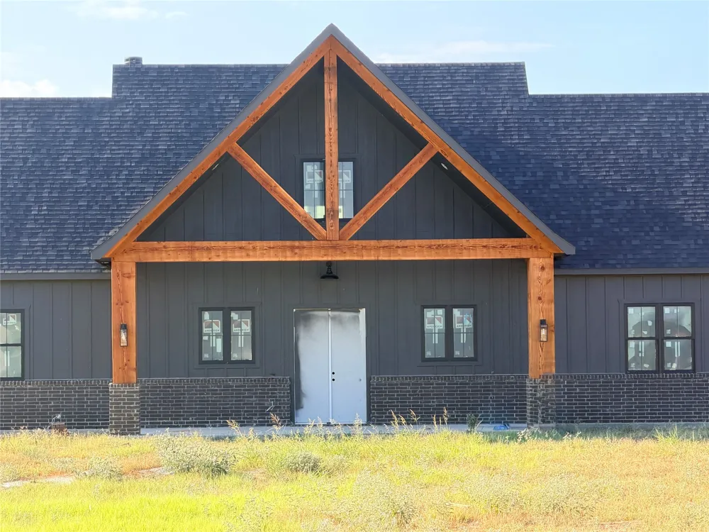 Monarch Court Poolville, TX 76487