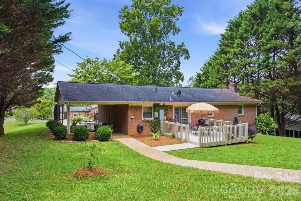 2516 Corolla Hills Drive Lenoir, NC 28645