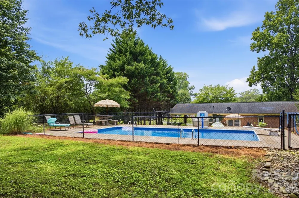 2516 Corolla Hills Drive Lenoir, NC 28645