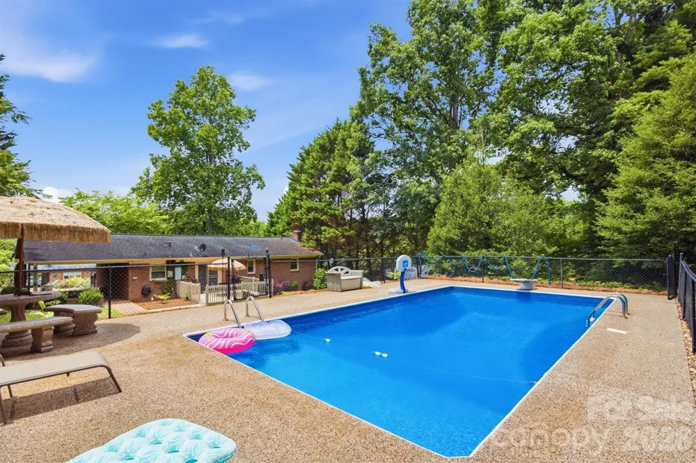 2516 Corolla Hills Drive Lenoir, NC 28645