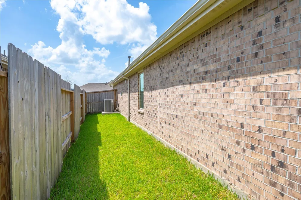 2805 Fountain Woods Drive League City, TX 77573