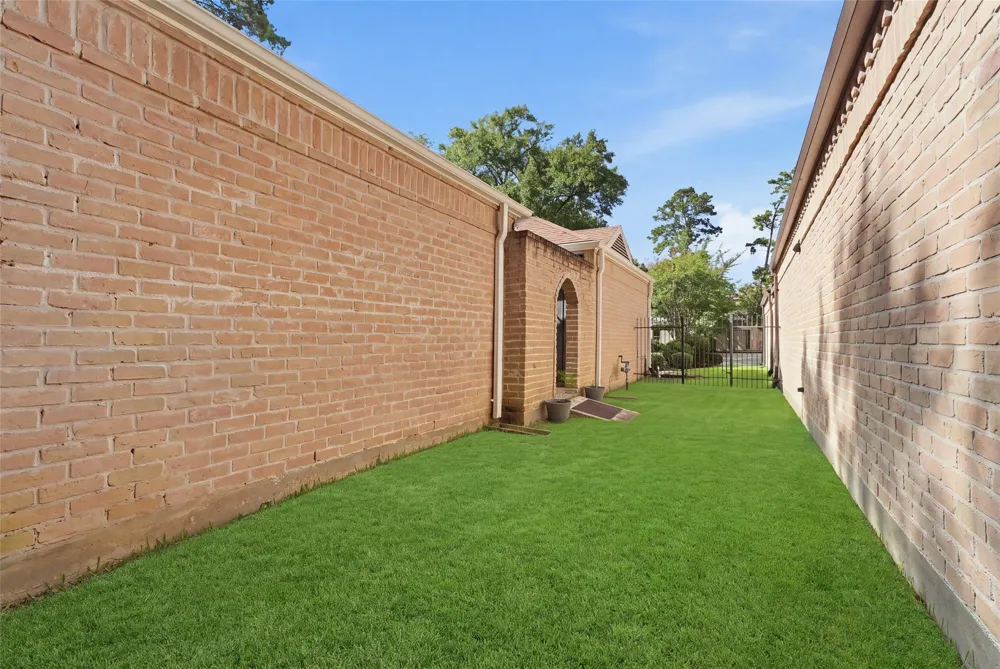 3111 Breezy Pines Court Kingwood, TX 77339