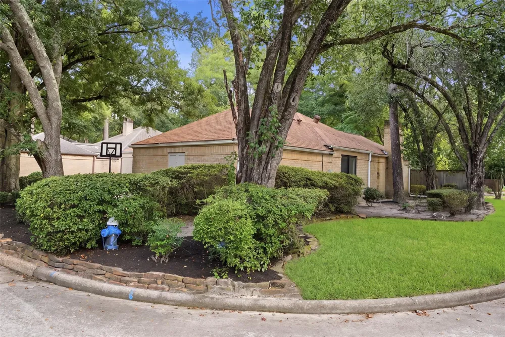 3111 Breezy Pines Court Kingwood, TX 77339