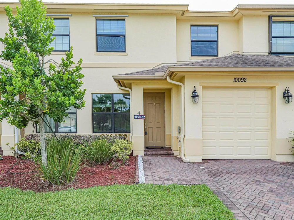 10092 W VILLA CIRCLE Vero Beach, FL 32966