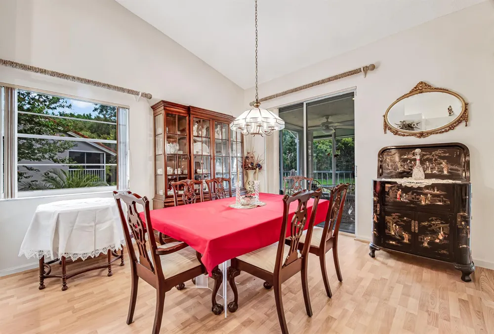 7027 Summer Tree Drive #201 Boynton Beach, FL 33437