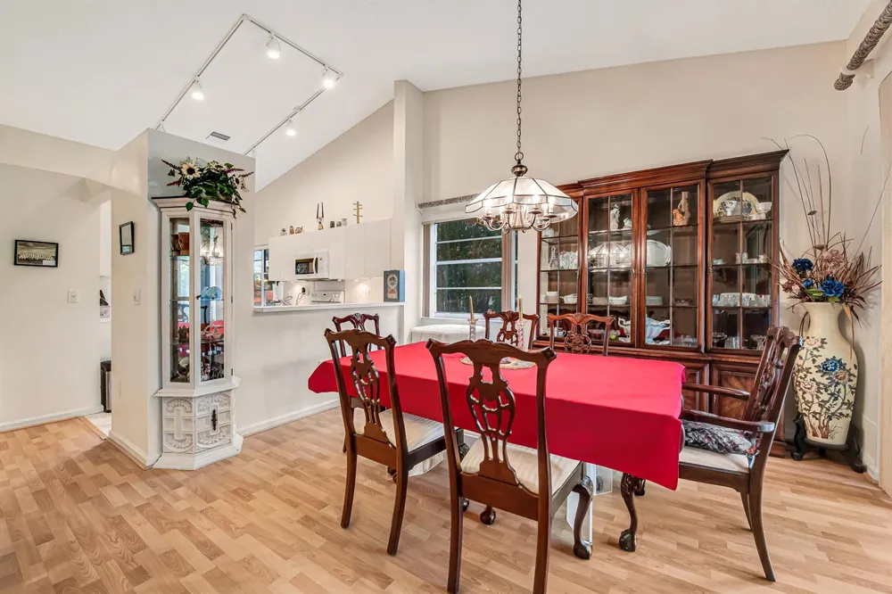 7027 Summer Tree Drive #201 Boynton Beach, FL 33437