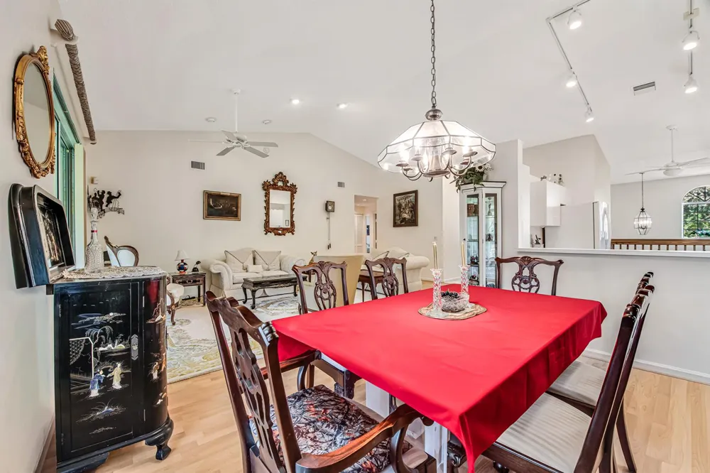 7027 Summer Tree Drive #201 Boynton Beach, FL 33437