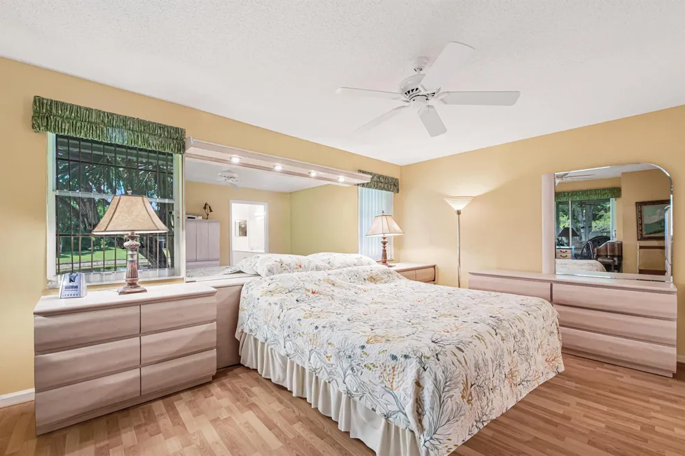 7027 Summer Tree Drive #201 Boynton Beach, FL 33437