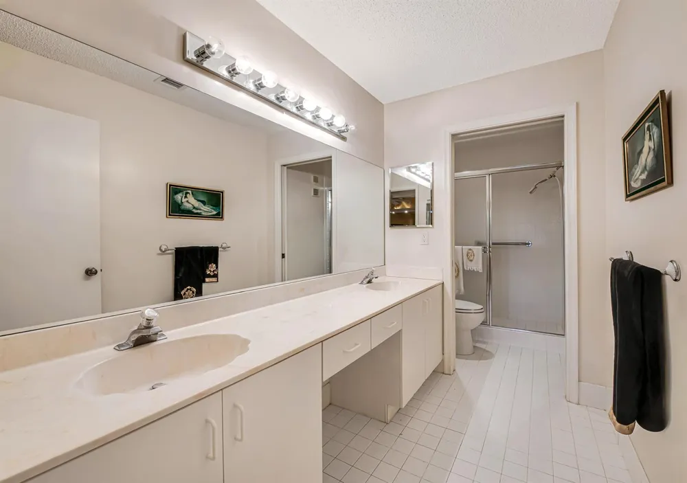 7027 Summer Tree Drive #201 Boynton Beach, FL 33437