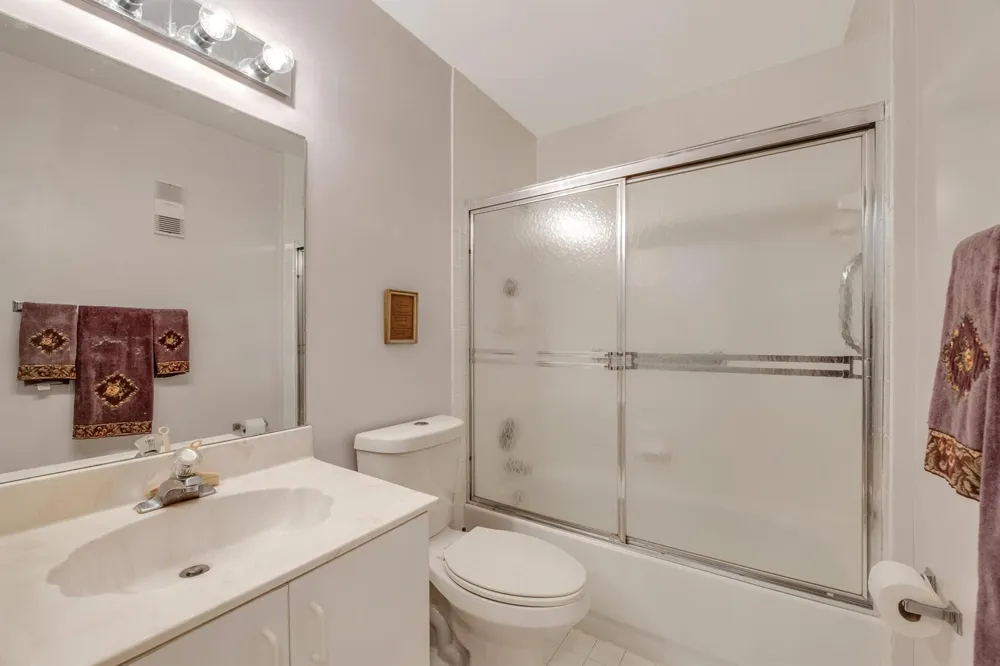 7027 Summer Tree Drive #201 Boynton Beach, FL 33437