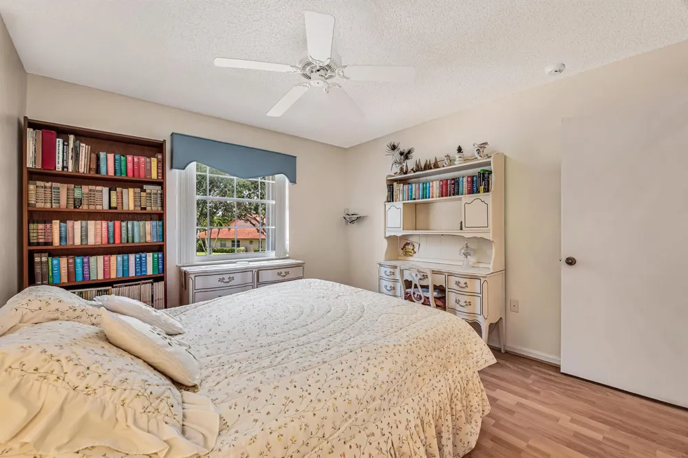 7027 Summer Tree Drive #201 Boynton Beach, FL 33437