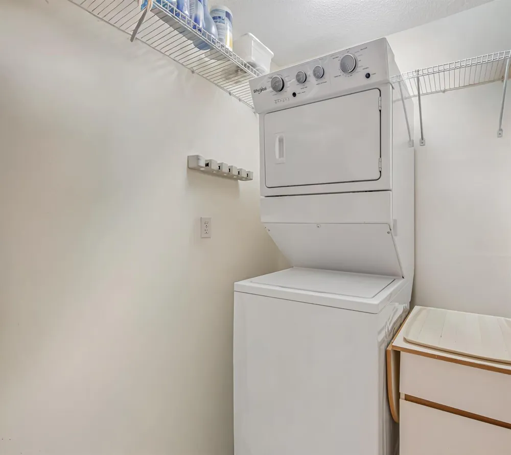 7027 Summer Tree Drive #201 Boynton Beach, FL 33437