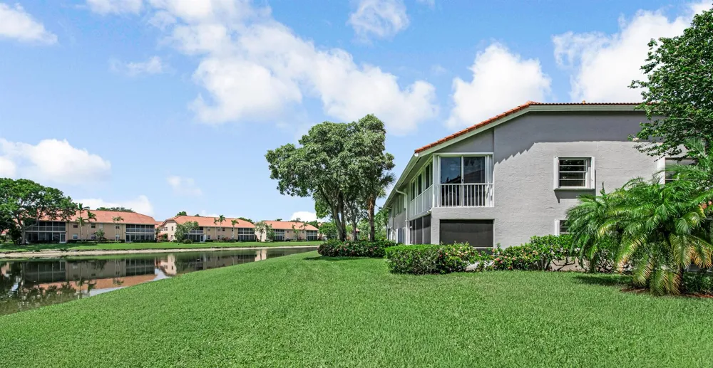 7027 Summer Tree Drive #201 Boynton Beach, FL 33437