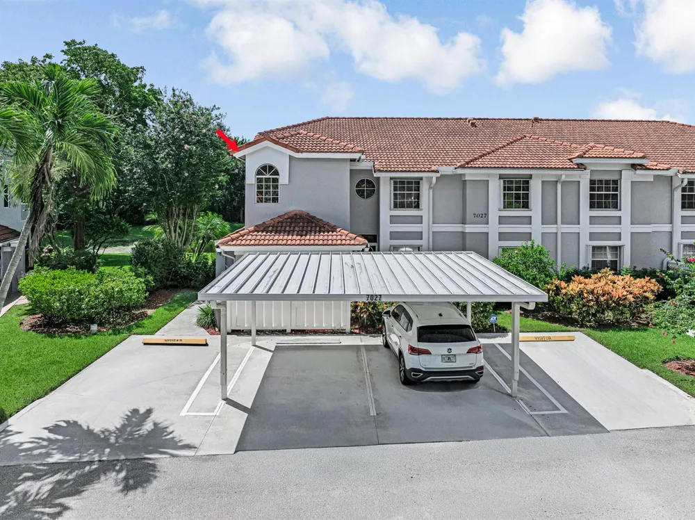 7027 Summer Tree Drive #201 Boynton Beach, FL 33437