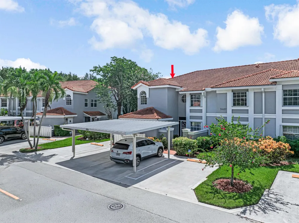 7027 Summer Tree Drive #201 Boynton Beach, FL 33437
