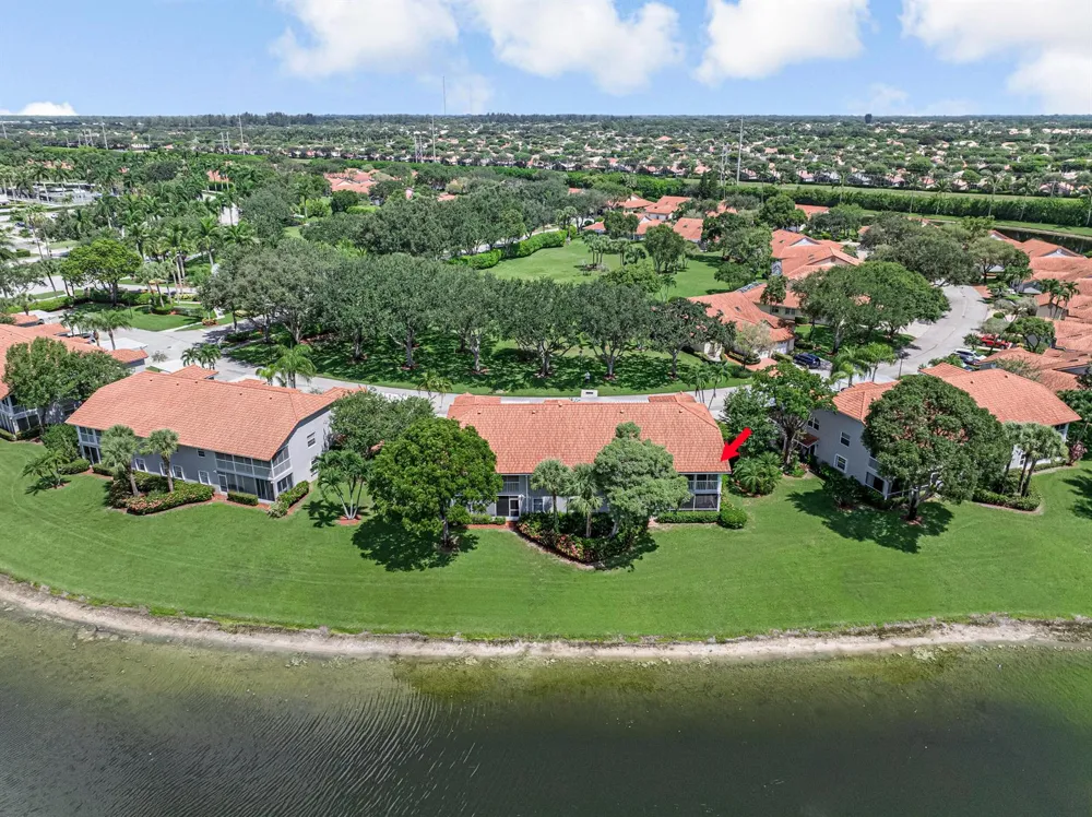 7027 Summer Tree Drive #201 Boynton Beach, FL 33437