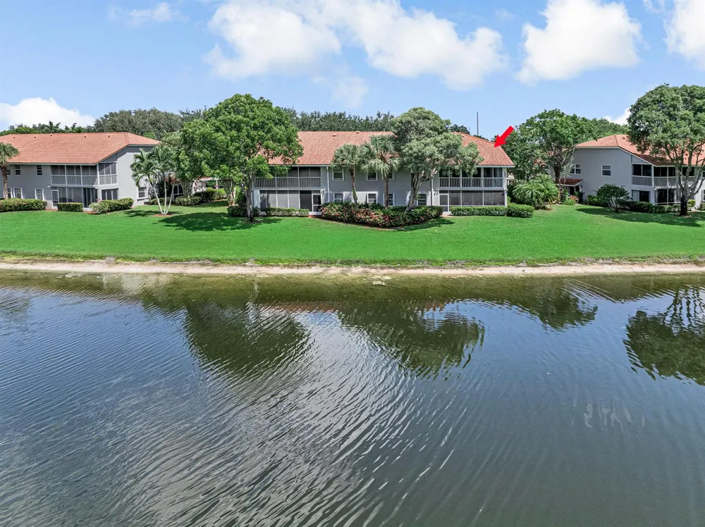 7027 Summer Tree Drive #201 Boynton Beach, FL 33437