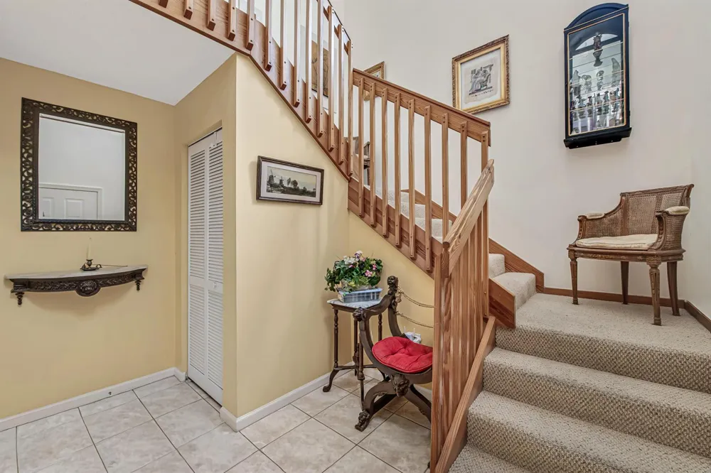 7027 Summer Tree Drive #201 Boynton Beach, FL 33437
