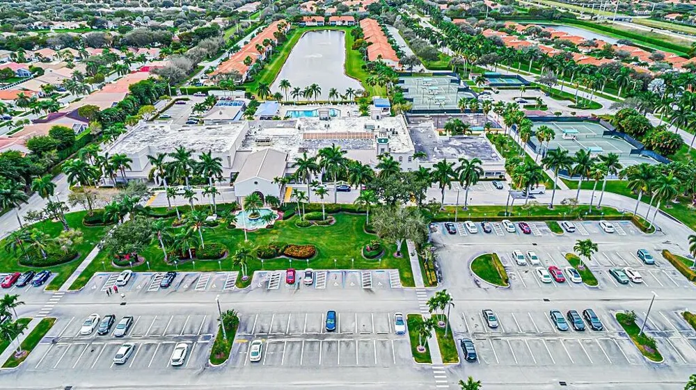 7027 Summer Tree Drive #201 Boynton Beach, FL 33437